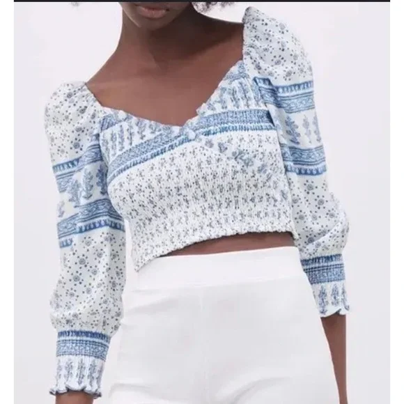 Zara Boho Smocked Puff Sleeve Crop Top Medium Blue‎ White Print Feminine EUC - Picture 2 of 7